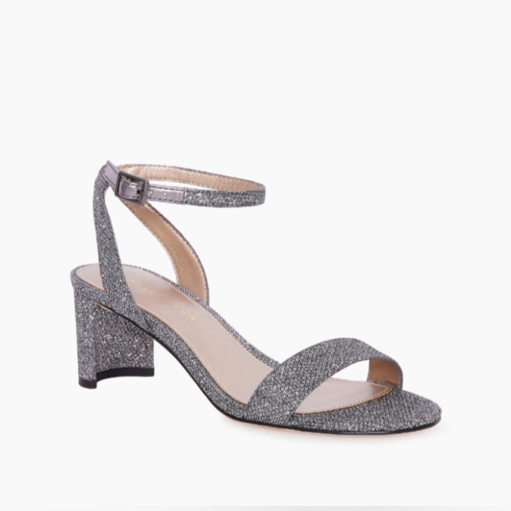 Pelle Moda, Moira 2 Low Heel, Pewter, Size 9.5

Glittering Silver Heels